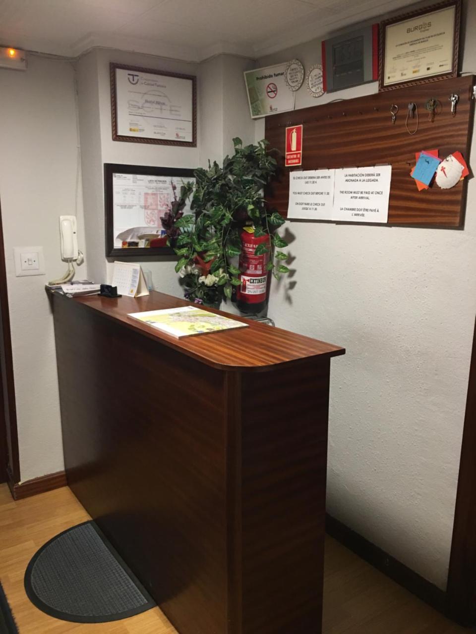 Hostal Hilton Burgo Zewnętrze zdjęcie